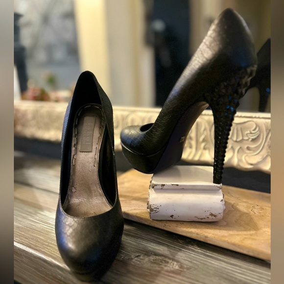 Label Rachel Roy Studded Heels Black Stiletto Size 7 - Picture 3 of 16